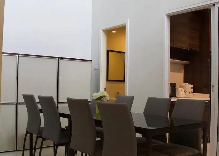 Entire Townhome 3br3b, Pool, Sukhumvit-emsphere Appartamento Bangkok