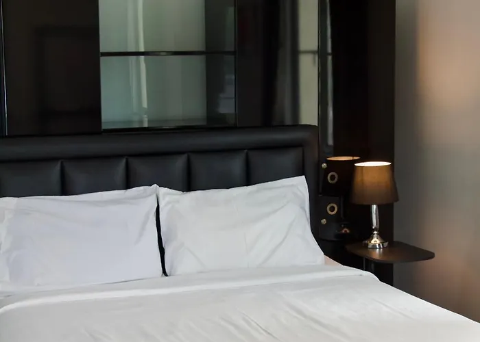 Entire Townhome 3br3b, Pool, Sukhumvit-emsphere