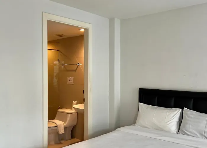 Entire Townhome 3br3b, Pool, Sukhumvit-emsphere * Bangkok