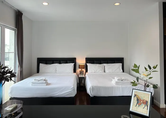 Entire Townhome 3br3b, Pool, Sukhumvit-emsphere * Bangkok