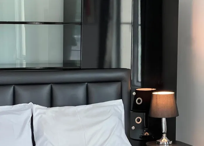 Entire Townhome 3br3b, Pool, Sukhumvit-emsphere Appartamento *