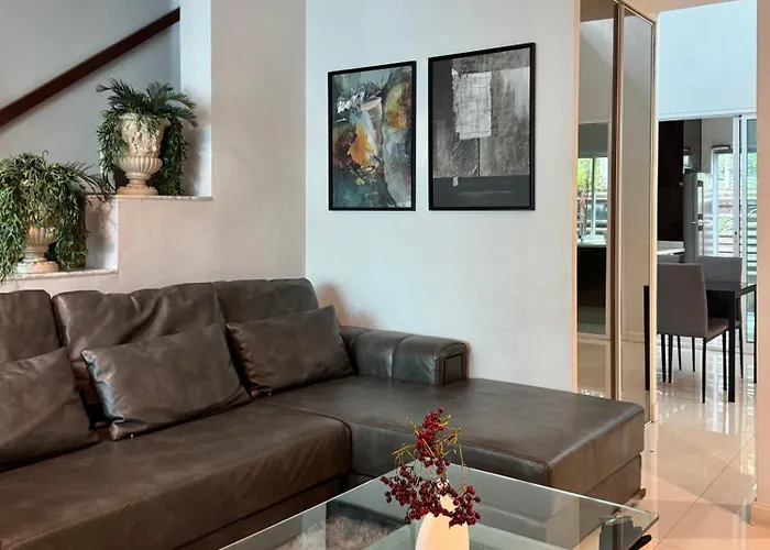 Entire Townhome 3br3b, Pool, Sukhumvit-emsphere *